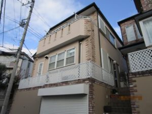 築10年になる横浜市の戸建住宅をパーフェクトトップで塗り替え